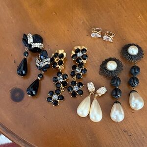 Elegant Black and Gold Women's Earrings Sets. 5 Pairs.
$20.